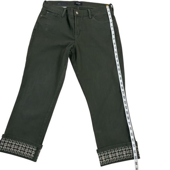 NYDJ Women’s Dayla Embroidered Wide Cuff Capri Jean Lift Tuck Size 10 - Picture 8 of 16
